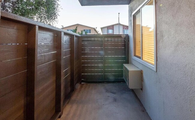 patio - 1942 S Sherbourne Dr