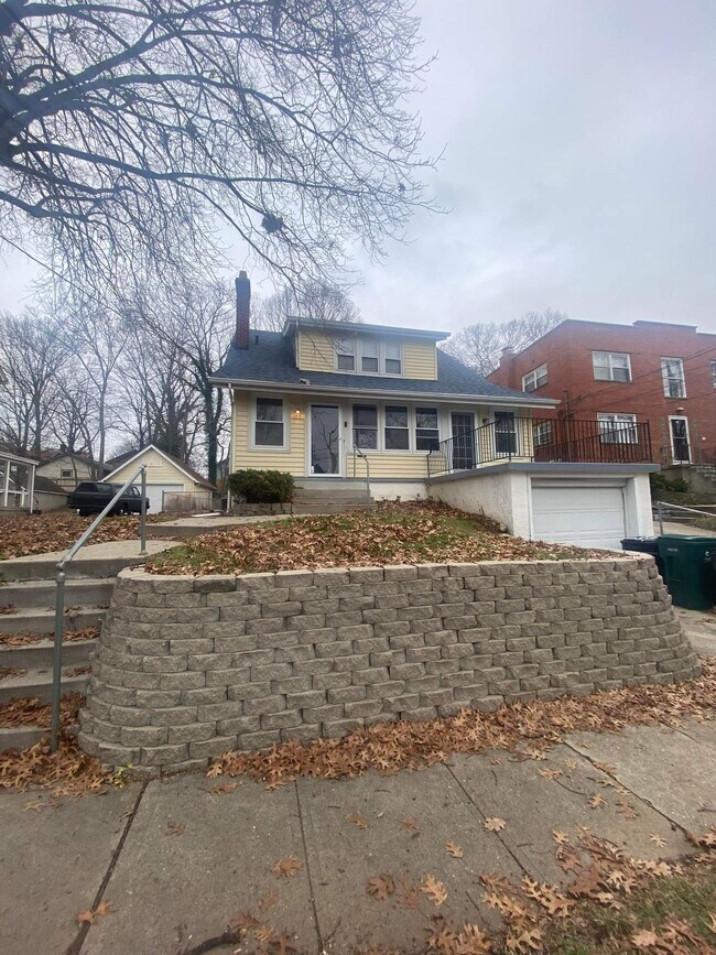 Building Photo - 78 Hillsdale St