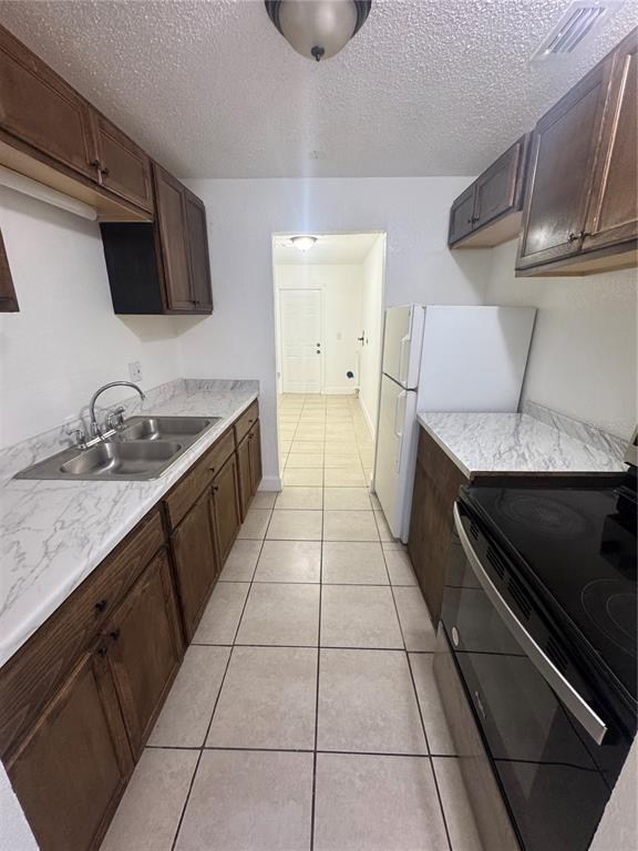 Foto del edificio - 6619 S West Shore Blvd