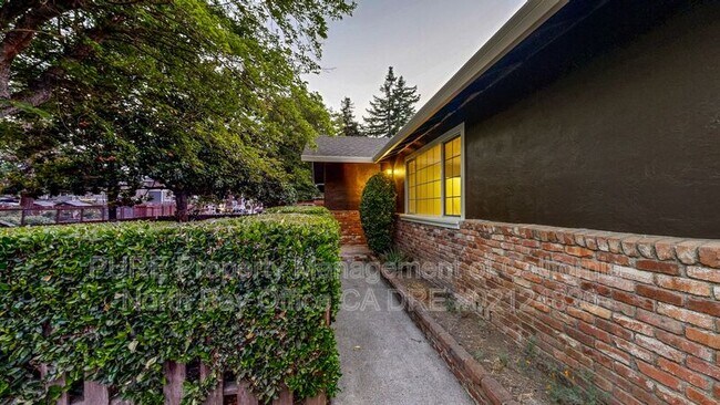 Building Photo - 353 E Robles Ave