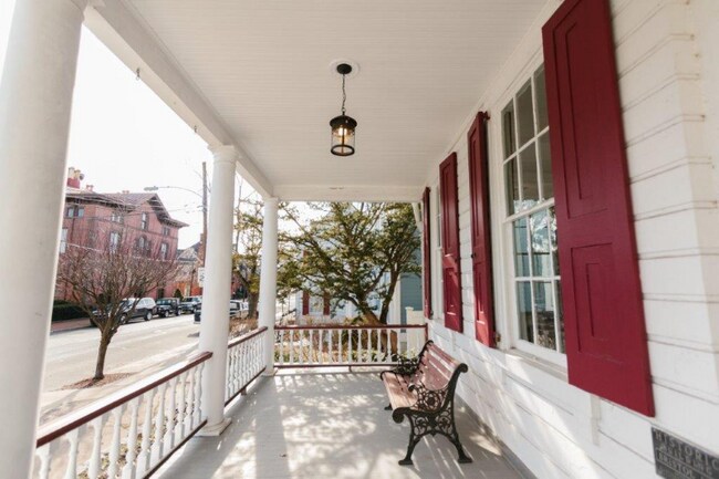 Foto del edificio - 319 Radcliffe St