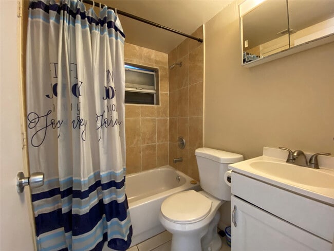 Building Photo - 9600 NW 24th Ave