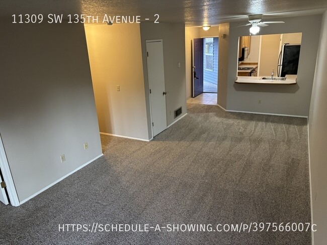 Building Photo - 3 BD 2BA 1100 sq ft w/ GARAGE, W/D hk up, ...