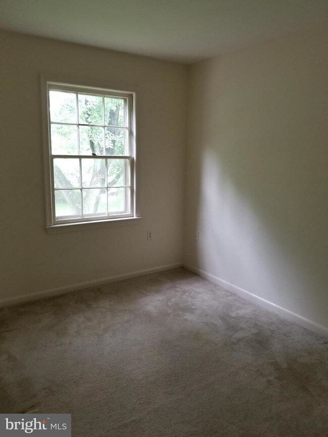 Building Photo - 7246 Hillmead Ct