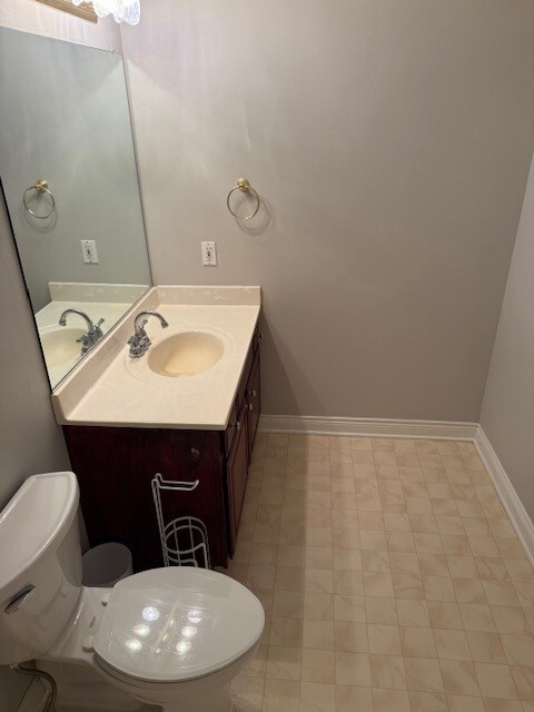 Building Photo - 550 Pewaukee Rd