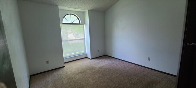 Foto del edificio - 2684 Debany Rd