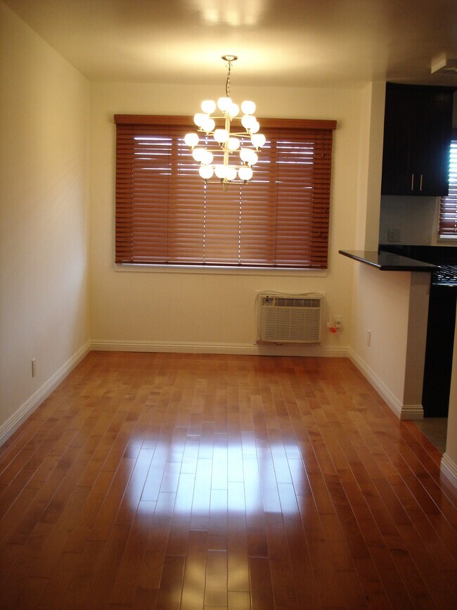 Foto del edificio - 1219 N Crescent Heights Blvd