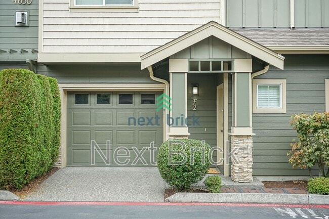 Building Photo - 4650 NE 3rd Ln