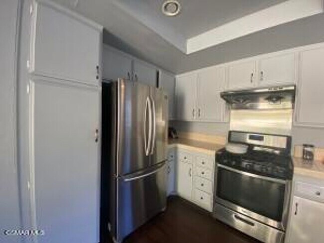 Foto del edificio - This is a lovely 2 bedroom, 1 1/2 bathroom...