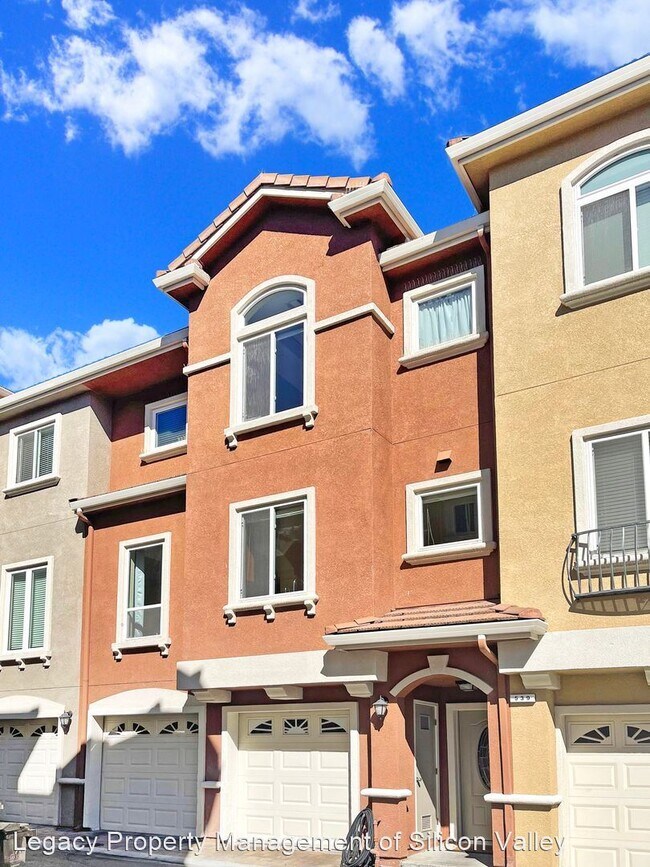 Foto del edificio - 3 br, 3.5 bath House - 539 Sally Garden Court
