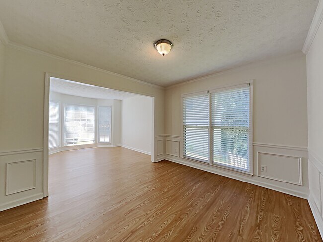 Building Photo - 822 Honey Springs Drive