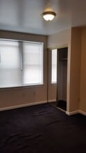 Building Photo - 242 Meyran Ave