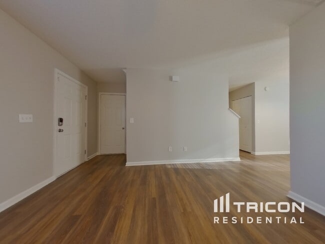 Building Photo - 386 Fox Trot Dr