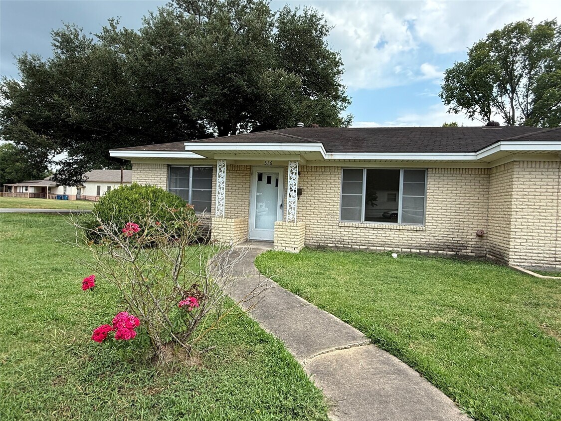 Foto principal - 316 Anderson St