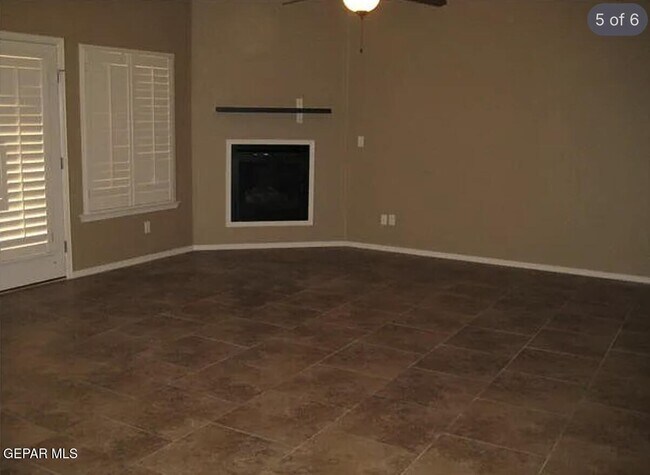 Foto del edificio - 545 Green Village Ct