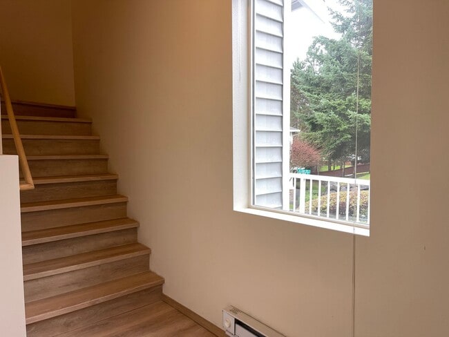 Building Photo - CLICK "REQUEST A TOUR" NOW!