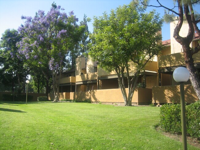 Foto del edificio - 10151 Arrow Route