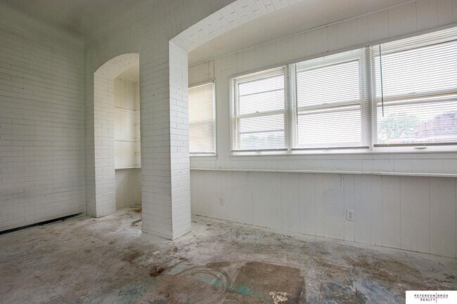 Building Photo - 602 1st Ave