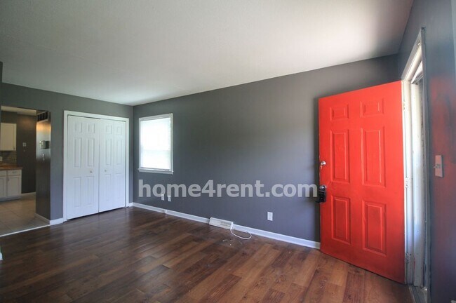 Building Photo - 5 NE Eastridge Ct