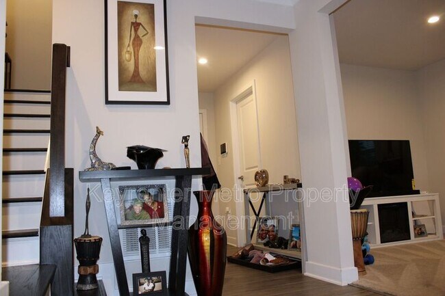 Foto del edificio - 4766 Towne Square Blvd