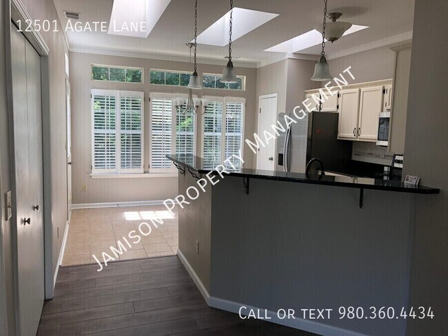 Foto del edificio - 12501 Agate Ln