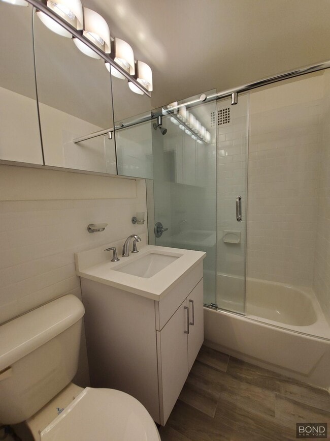 Foto del edificio - 145 E 16th St