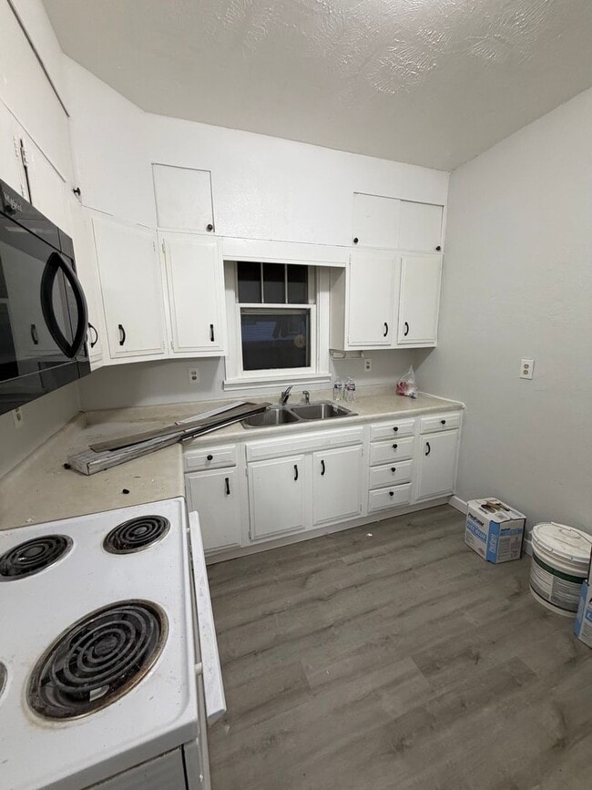 Building Photo - New Property!!