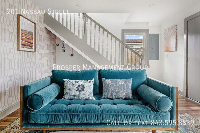 Building Photo - 201 Nassau St
