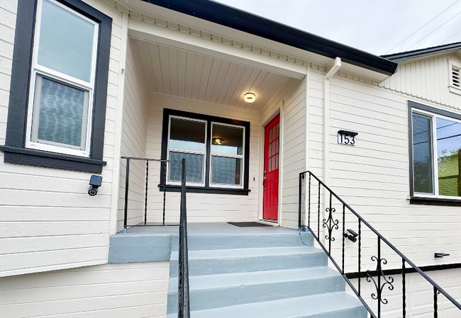 Building Photo - 153 Edgemont Ave