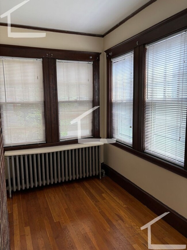 Building Photo - 2 bedroom no fee