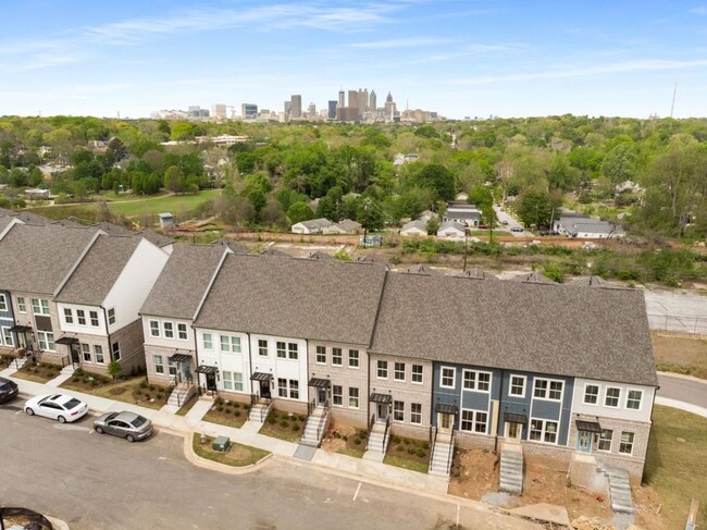 Foto del edificio - 367 Skylar Way SE