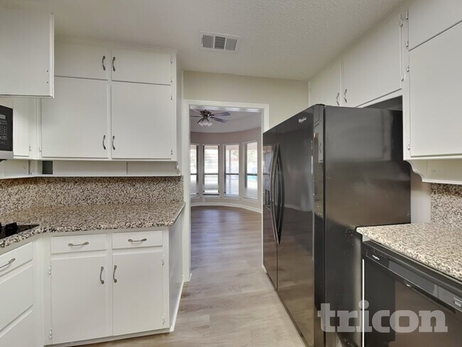 Foto del edificio - 3513 Meadowlark Ln