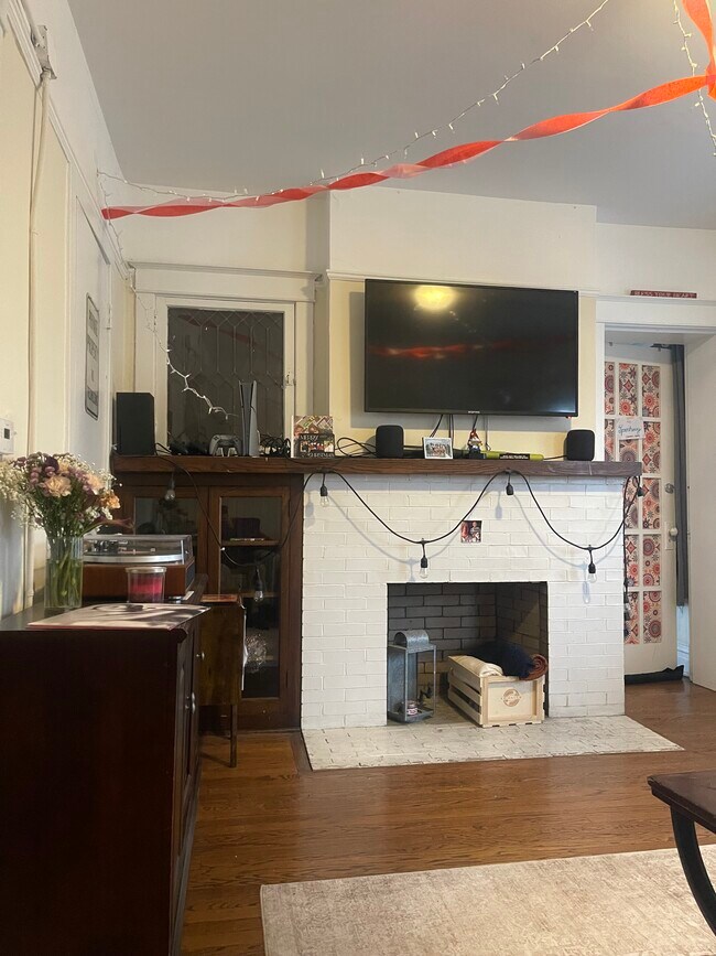 Foto del edificio - 829 Simpson St