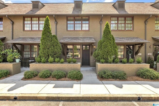 Foto del edificio - 708 Barristers Ct