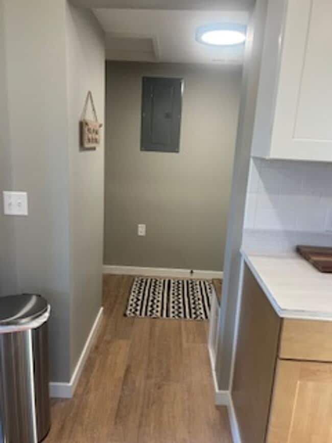 Building Photo - Adorable Fully Remodeled Home in Prime Loc...