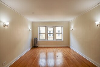 Building Photo - 2408 W Lunt Ave