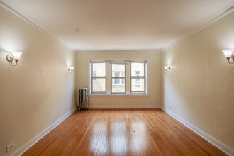 Building Photo - 2408 W Lunt Ave