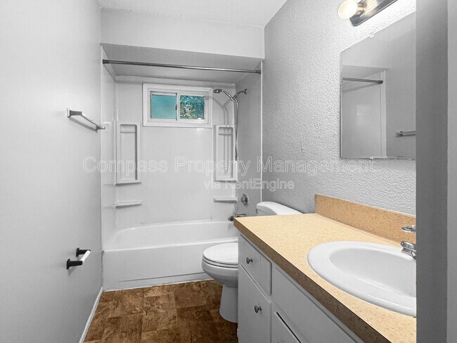 Foto del edificio - 1433 Beckwith View Ave NE