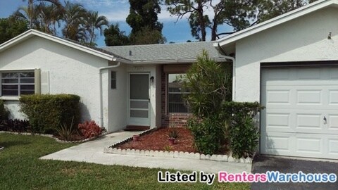 Foto principal - 7209 Pine Park Dr W