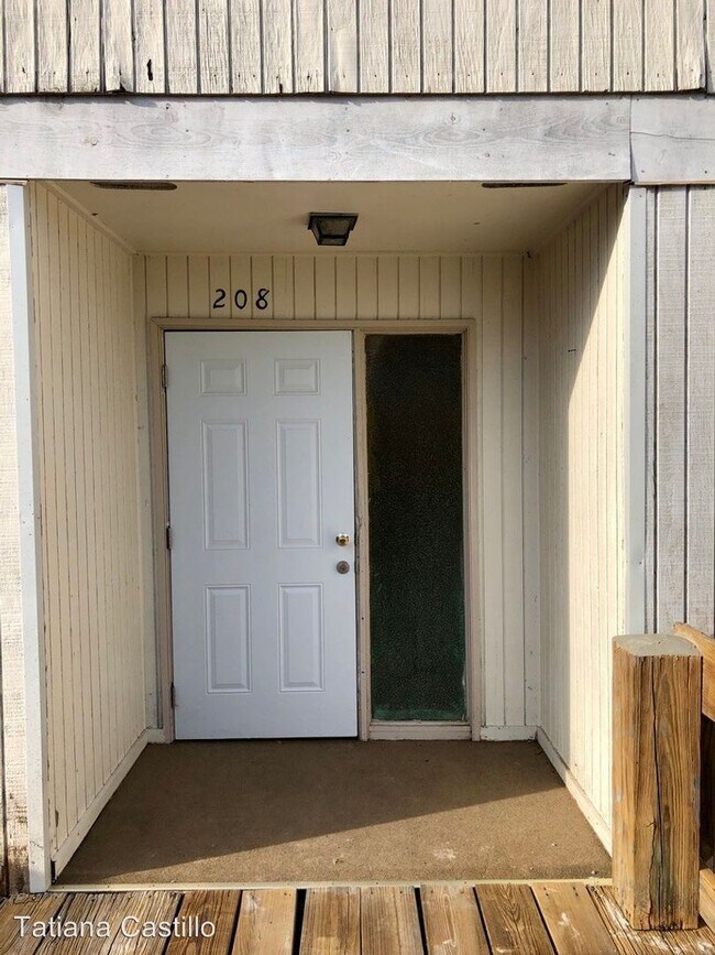 Foto del edificio - 1 br, 1 bath House - 711 SW 75th St  Apt 208