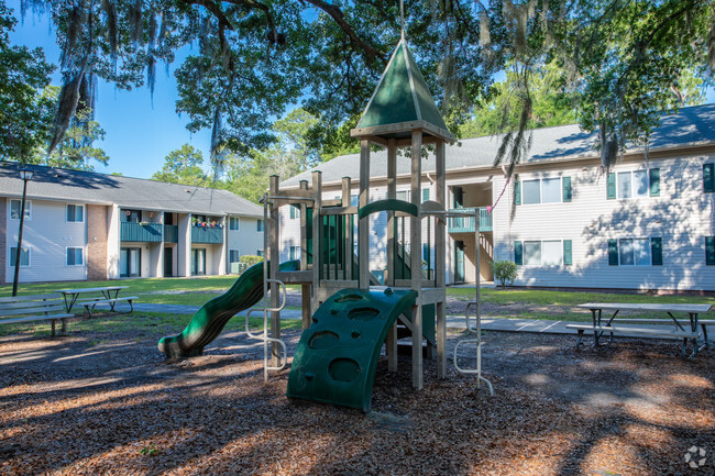 Área de juegos para niños - Wilderness Cove Apartments