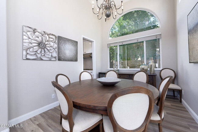 Building Photo - 3625 El Encanto Dr