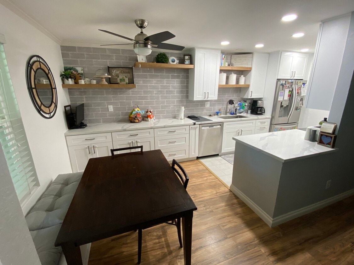 Kitchen and Dining - 2828 Famosa Blvd