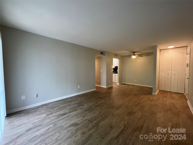 Building Photo - 415 Orchard Trace Ln