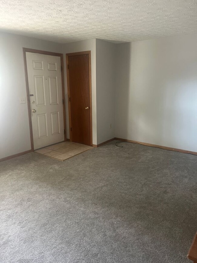 Interior Photo - Glenn Ave