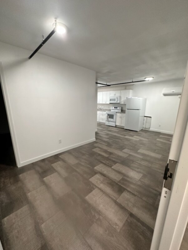 Building Photo - 1120 Montana St