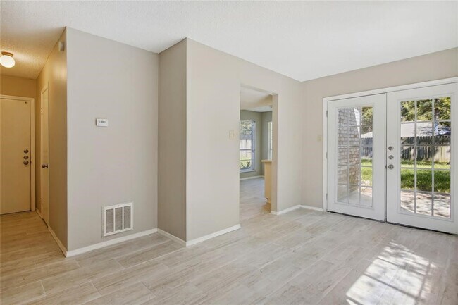 Foto del edificio - 9414 Crystal Cove Cir