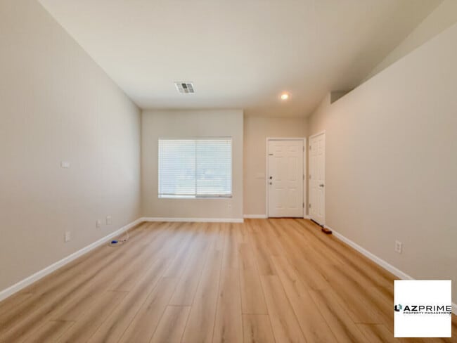 Building Photo - Exquisite 3/2 Avondale House!