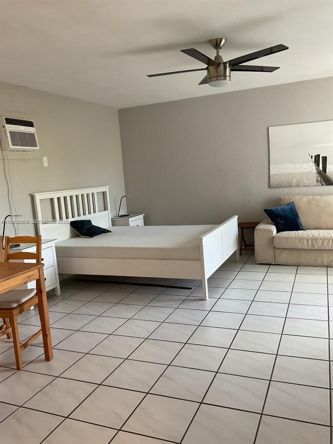 Building Photo - 90 Isle of Venice Dr