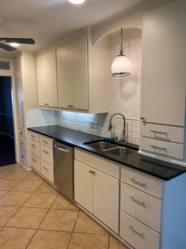 Foto del edificio - 3404 Silverwood Dr